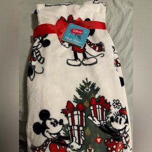 Disney Mickey and Minnie Christmas Blanket